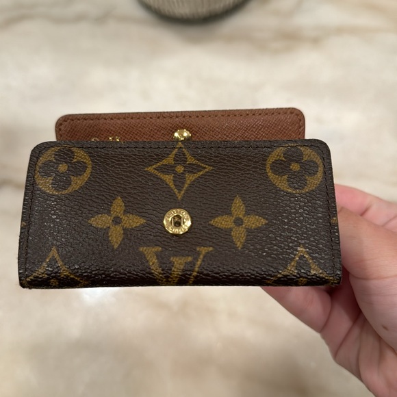 Authentic Louis Vuitton 4 key case holder (year 2009) - Picture 9 of 9